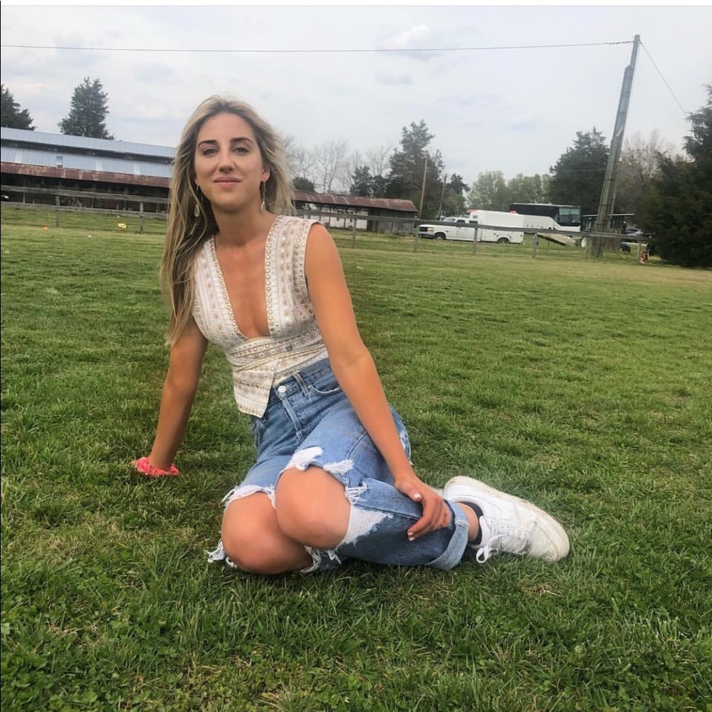 Meet your Posher, Leah